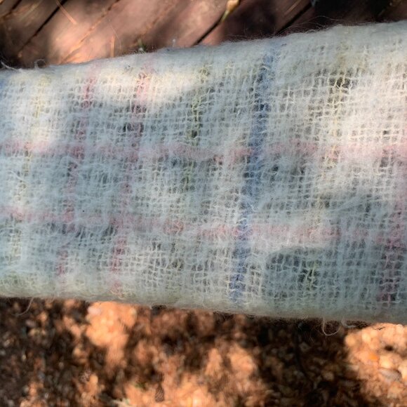 Vintage plaid 100% Wool throw blanket - Picture 8 of 8